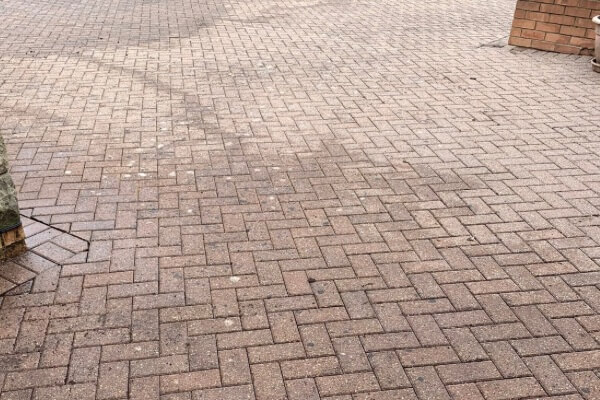 High-pressure cleaning to remove moss, stains and dirt from driveways and patios.